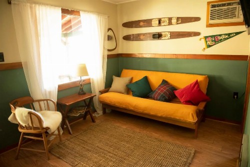 Forest Hill Lodging - image 38