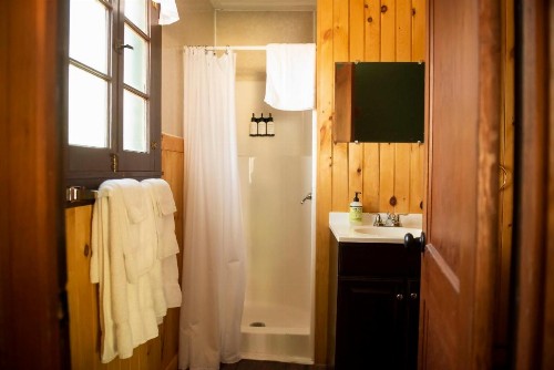 Forest Hill Lodging - image 39