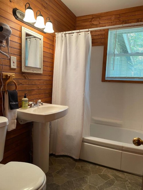 Forest Hill Lodging - image 50