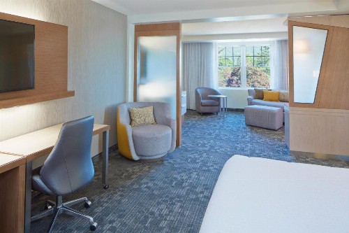 Courtyard by Marriott Lake George - image 11