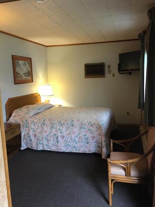 Barberry Court Motel - image 12