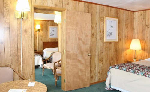 Barberry Court Motel - image 16