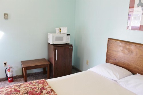 Barberry Court Motel - image 20