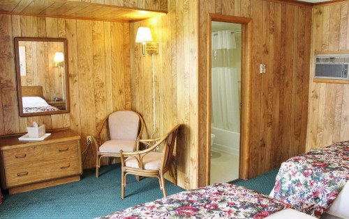 Barberry Court Motel - image 30