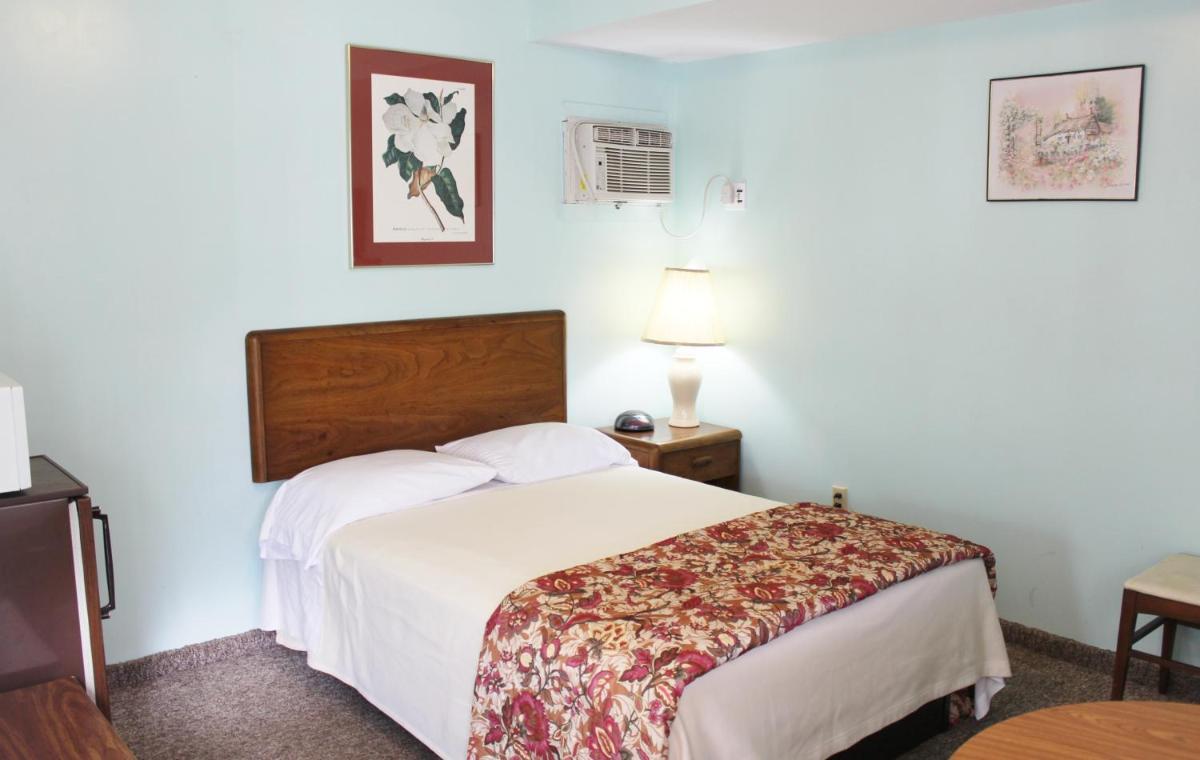 Barberry Court Motel - image 4