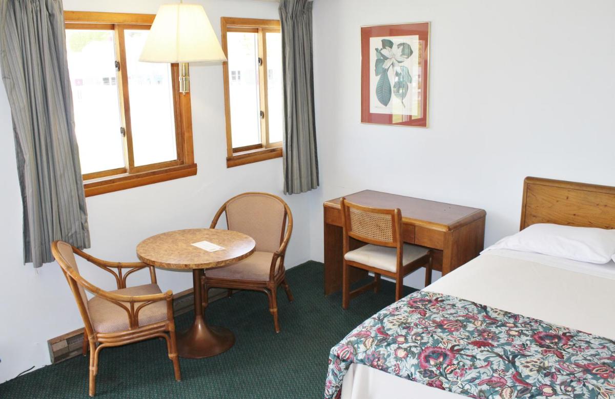 Barberry Court Motel - image 7