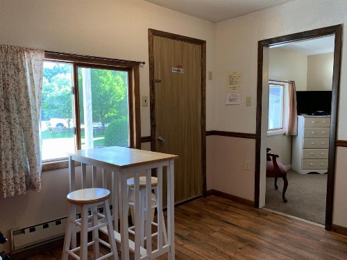 Green Acres Motel - image 20