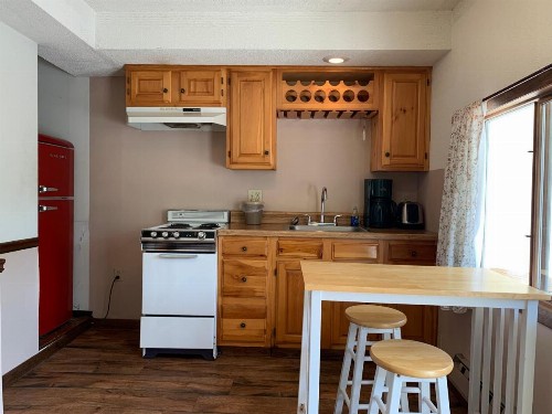 Green Acres Motel - image 21
