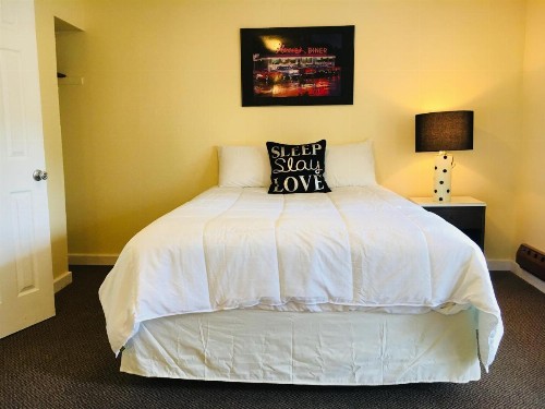 Green Acres Motel - image 27