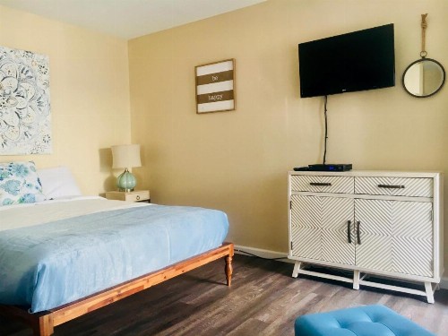 Green Acres Motel - image 33