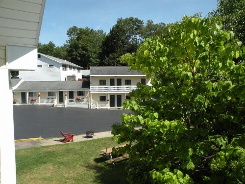 Green Acres Motel - image 39