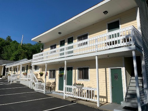 Green Acres Motel - image 8