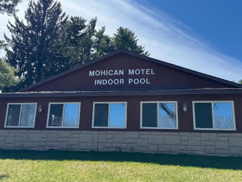 Mohican Resort Motel Conveniently located to all Adirondack attractions - image 35