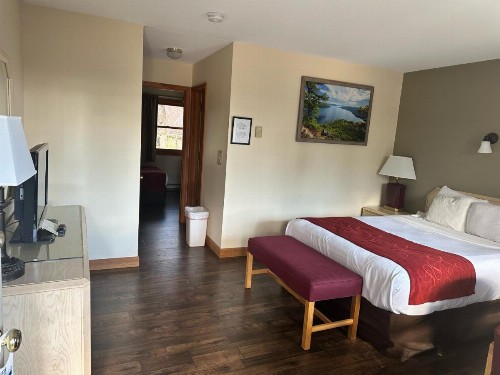 Mohican Resort Motel Conveniently located to all Adirondack attractions - image 38