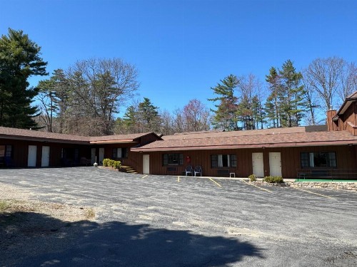 Mohican Resort Motel Conveniently located to all Adirondack attractions - image 4
