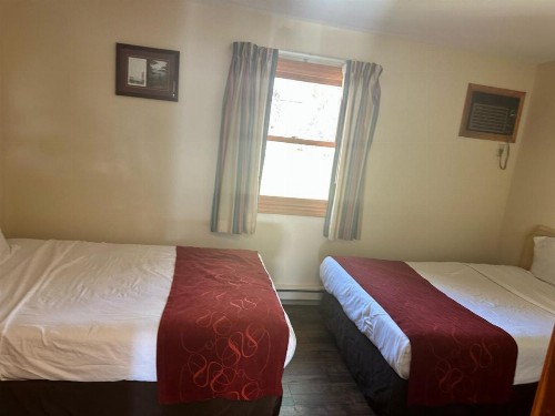 Mohican Resort Motel Conveniently located to all Adirondack attractions - image 45
