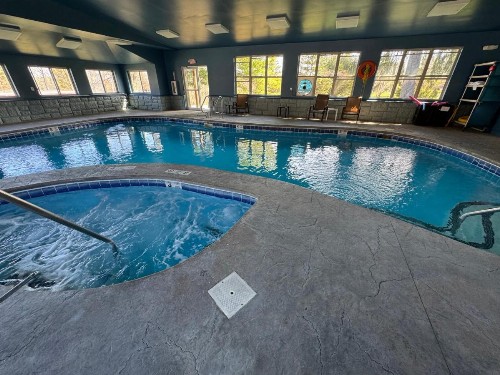 Mohican Resort Motel Conveniently located to all Adirondack attractions - image 47