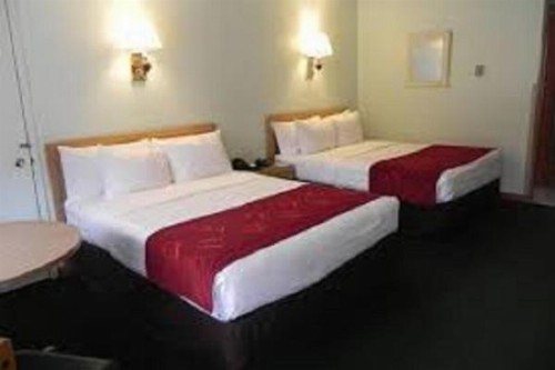 Mohican Resort Motel Conveniently located to all Adirondack attractions - image 50