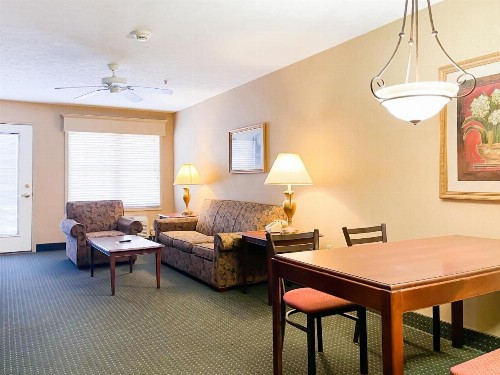 Split Rock Resort - image 8