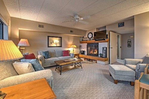 Lake Harmony Condo with Balcony and Amazing Lake Views - image 12