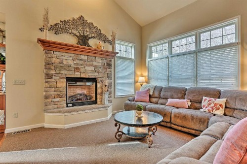 Family Townhome Less Than 1Mi to Big Boulder Lake and Mountain - image 8