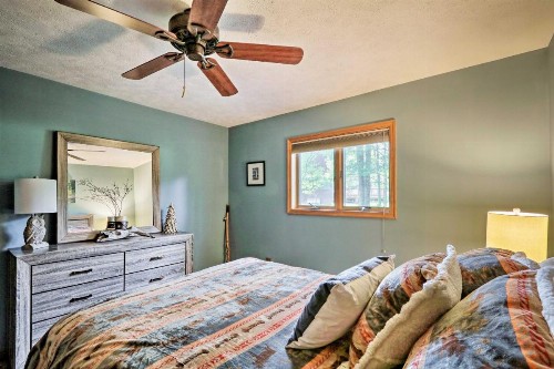 Pocono Mountains Home with Pvt Hot Tub and Grill! - image 6