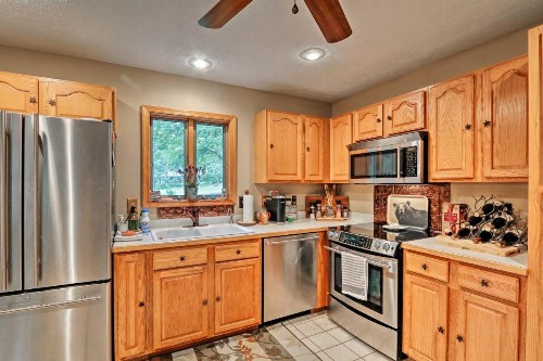 Pocono Mountains Home with Pvt Hot Tub and Grill! - image 7