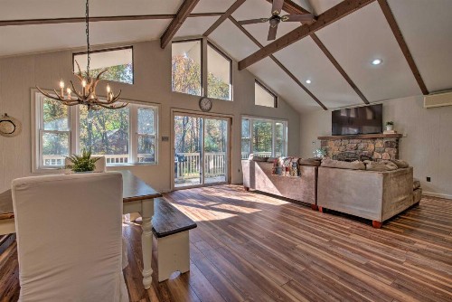Poconos Home with Hot Tub Walk to Lake Harmony