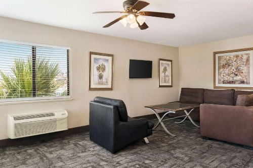 Travelodge by Wyndham Lake Havasu - image 14
