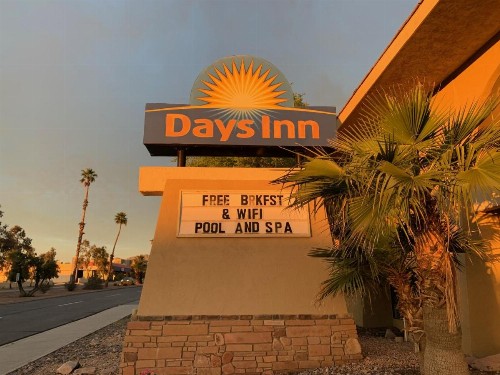 Days Inn by Wyndham Lake Havasu - image 10