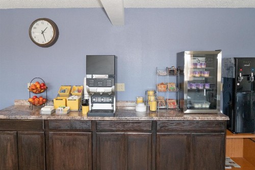 Days Inn by Wyndham Lake Havasu - image 17