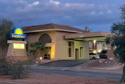 Days Inn by Wyndham Lake Havasu - image 31