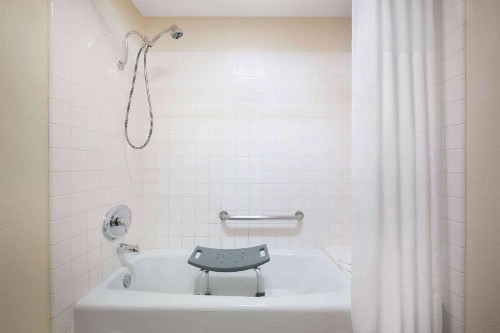 Days Inn by Wyndham Lake Havasu - image 39