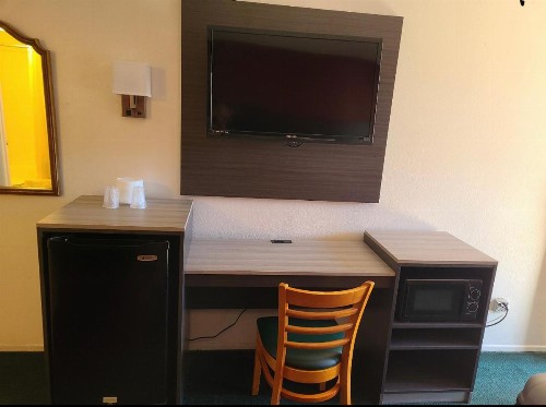 Windsor Inn Lake Havasu City - image 3