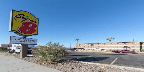 Super 8 by Wyndham Lake Havasu City - image 21