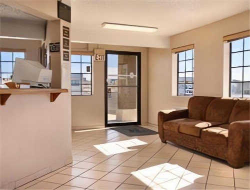Super 8 by Wyndham Lake Havasu City - image 22