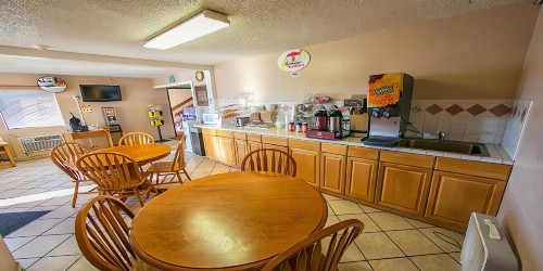Super 8 by Wyndham Lake Havasu City - image 26