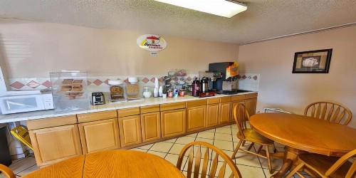 Super 8 by Wyndham Lake Havasu City - image 27