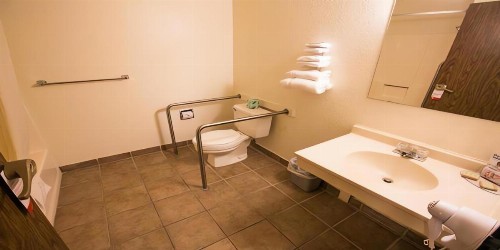 Super 8 by Wyndham Lake Havasu City - image 32