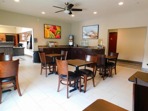 Island Suites - image 8