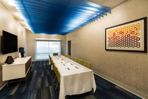 Holiday Inn Express & Suites Lake Havasu - London Bridge an IHG Hotel - image 13