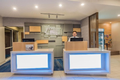 Holiday Inn Express & Suites Lake Havasu - London Bridge an IHG Hotel - image 14