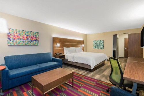 Holiday Inn Express & Suites Lake Havasu - London Bridge an IHG Hotel - image 21
