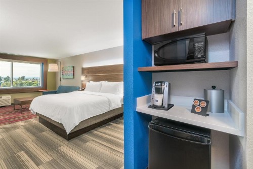 Holiday Inn Express & Suites Lake Havasu - London Bridge an IHG Hotel - image 46
