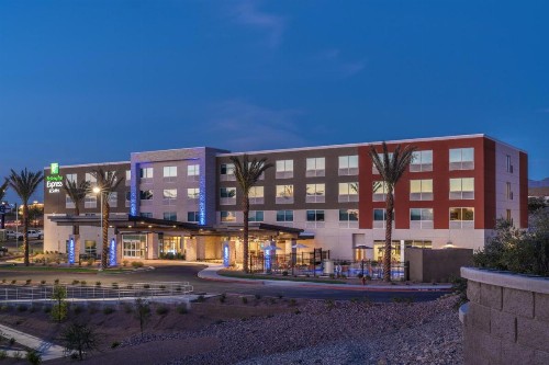 Holiday Inn Express & Suites Lake Havasu - London Bridge an IHG Hotel - image 49