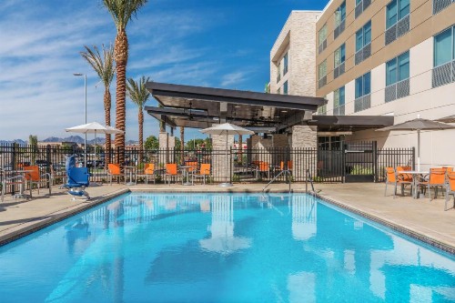 Holiday Inn Express & Suites Lake Havasu - London Bridge an IHG Hotel - image 7