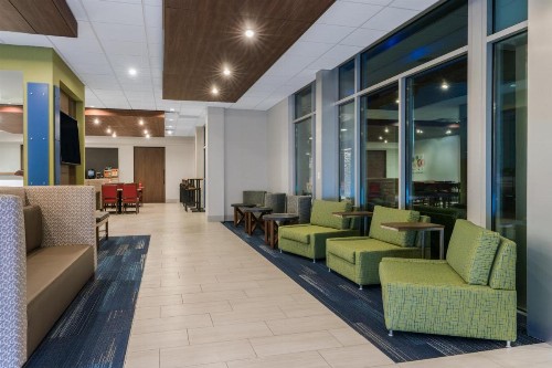Holiday Inn Express & Suites Lake Havasu - London Bridge an IHG Hotel - image 8