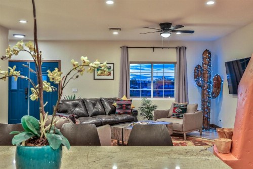 Pet Friendly - Sleeps 23 - Two Casitas - Amazing Yard - Heated Pool & Spa - Shoshone - image 11