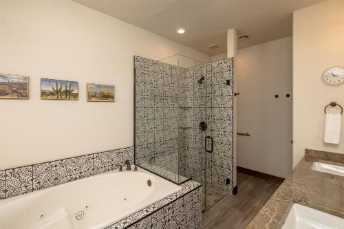 Pet Friendly - Sleeps 23 - Two Casitas - Amazing Yard - Heated Pool & Spa - Shoshone - image 17