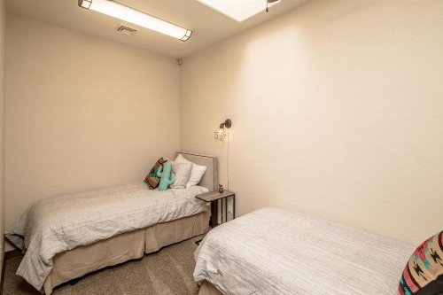 Pet Friendly - Sleeps 23 - Two Casitas - Amazing Yard - Heated Pool & Spa - Shoshone - image 21